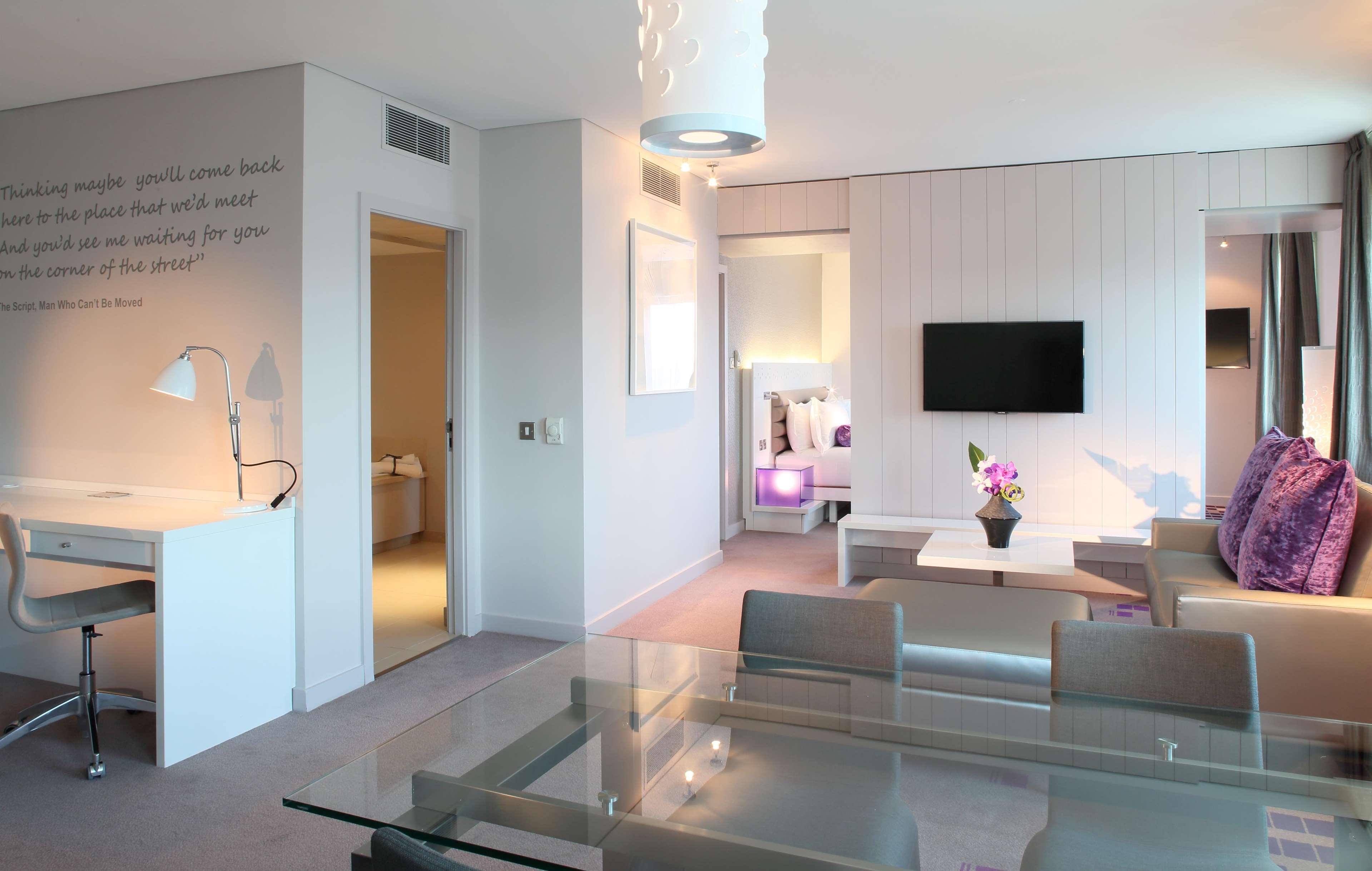 Отель The Morrison Dublin, Curio Collection By Hilton Экстерьер фото Suite